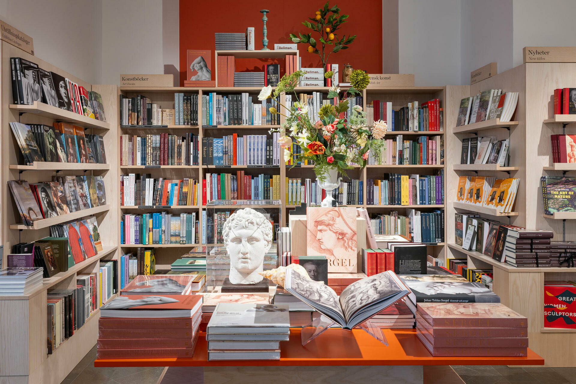 Interiör från museets shop.