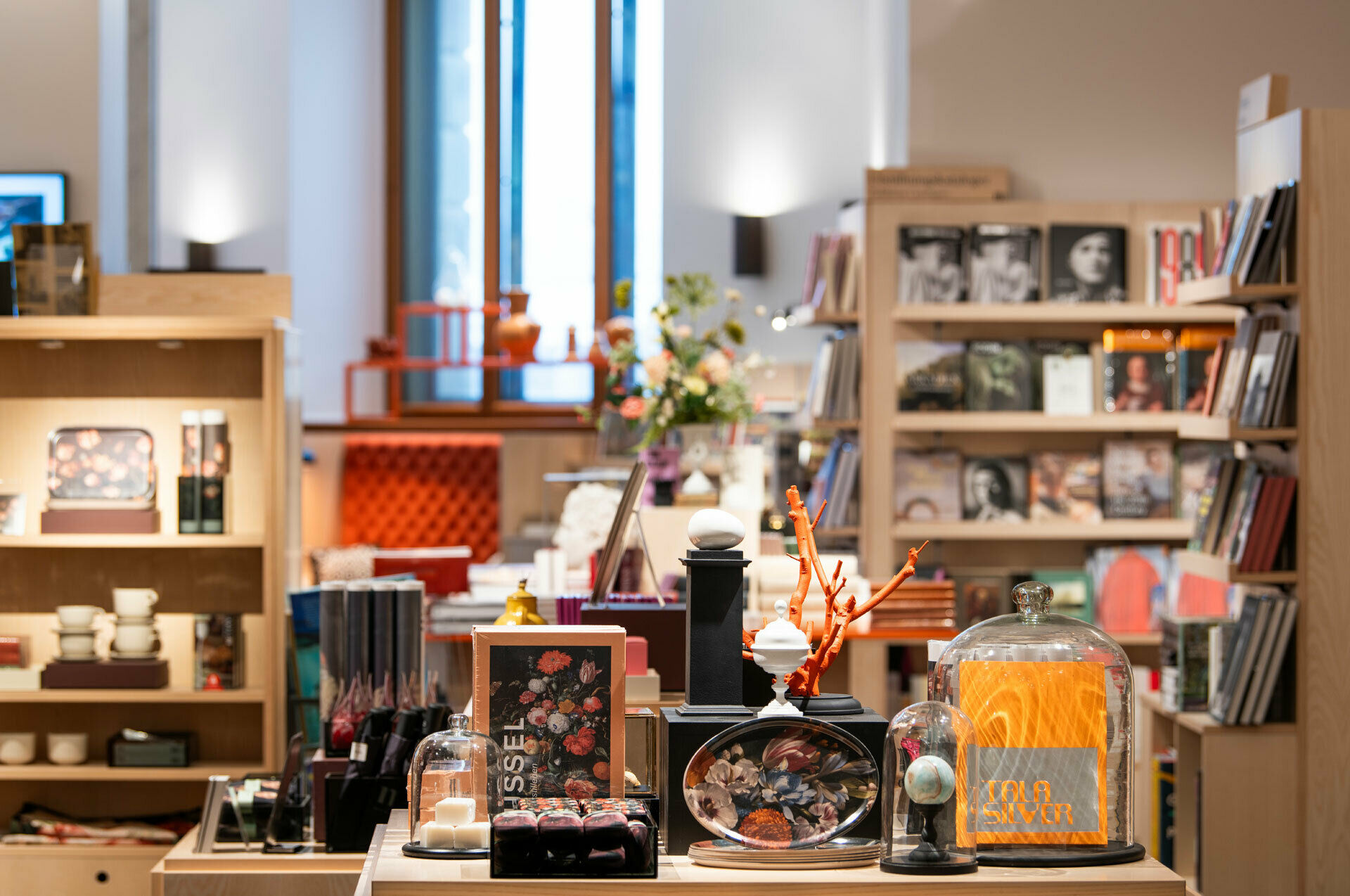 Interiör från museets shop.