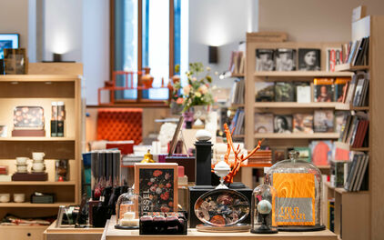 Interiör från museets shop.