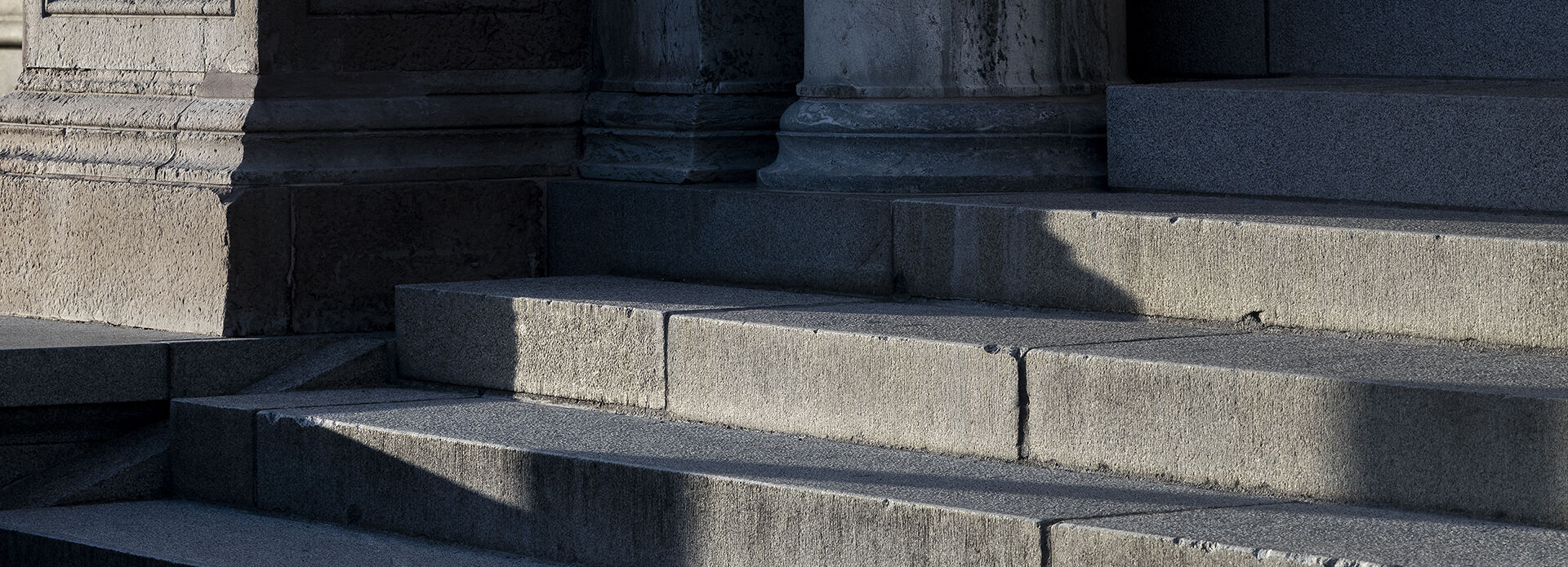 Detalj av trappan på Nationalmuseums framsida. Foto: © Bruno Ehrs