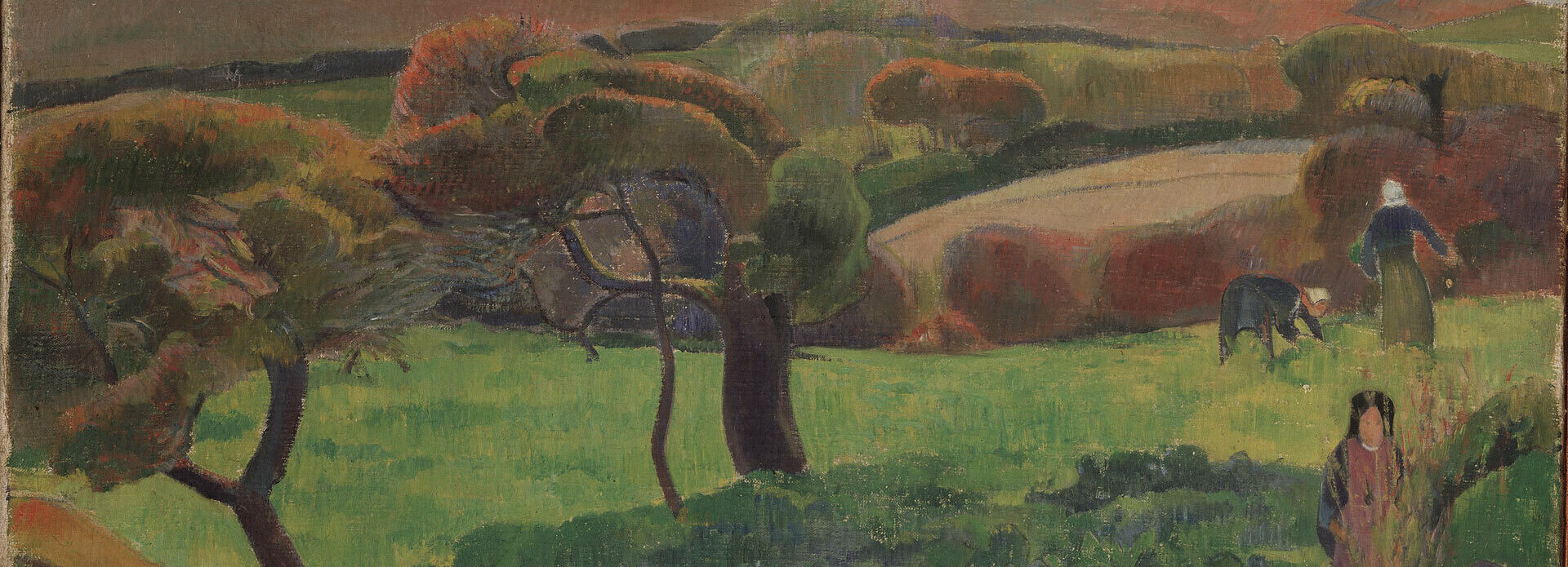 Målning föreställande ett landskap med grönskande träd och gräs. Berg i fonden. Några människor rör sig i landskapet.