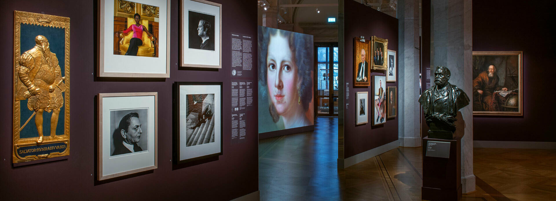 Interiör från utställningen Porträtt!