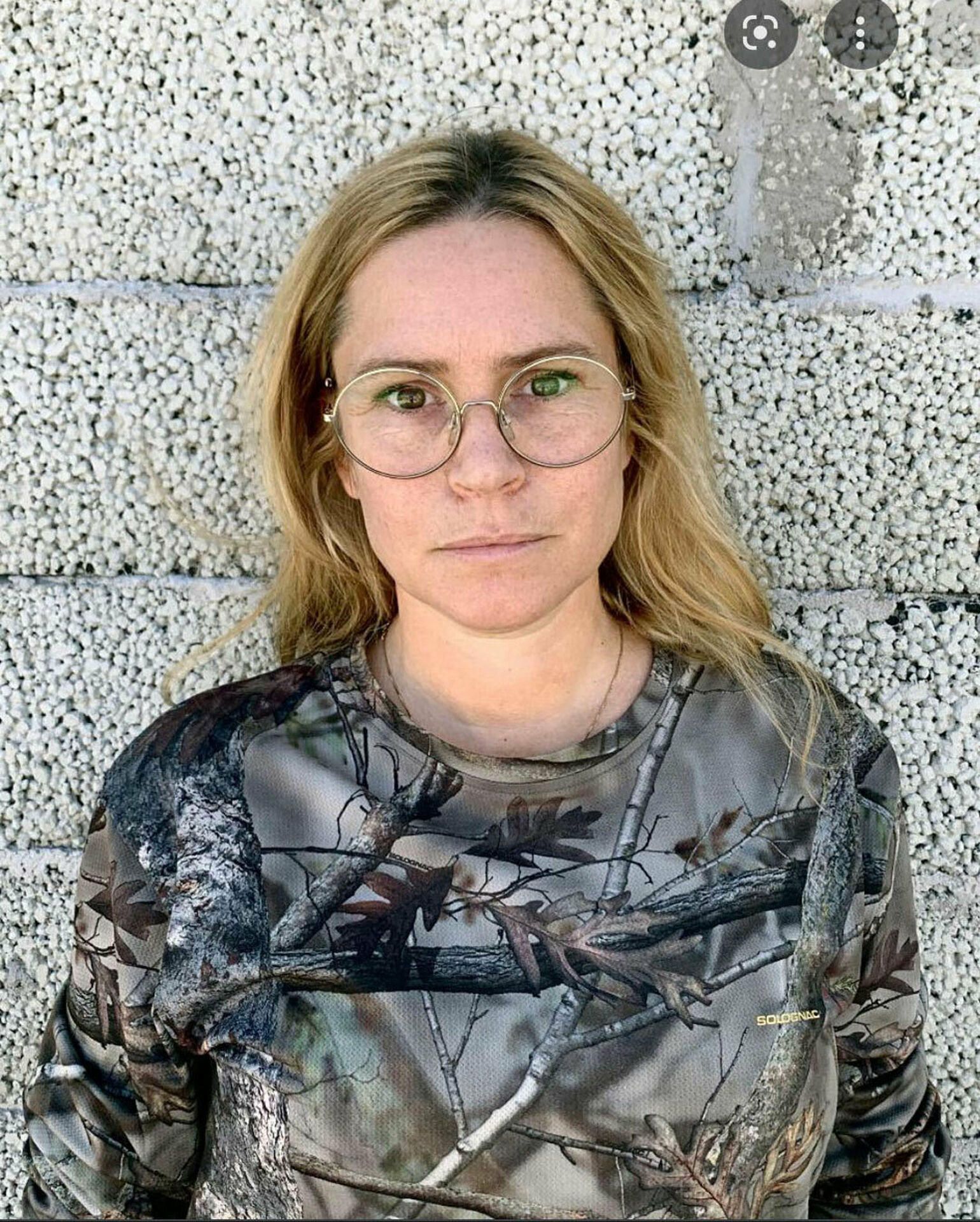 Fotografiskt porträtt av en kvinna.