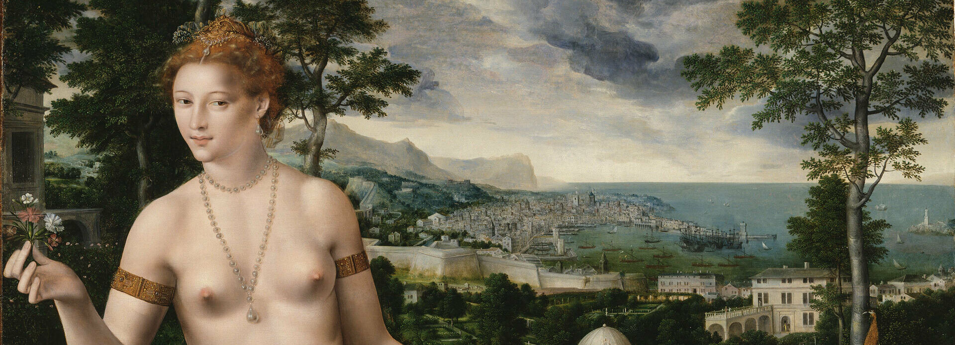 En naken gudinna, Venus, sitter med utsträckta ben på en terrass framför ett idylliskt kustlandskap.